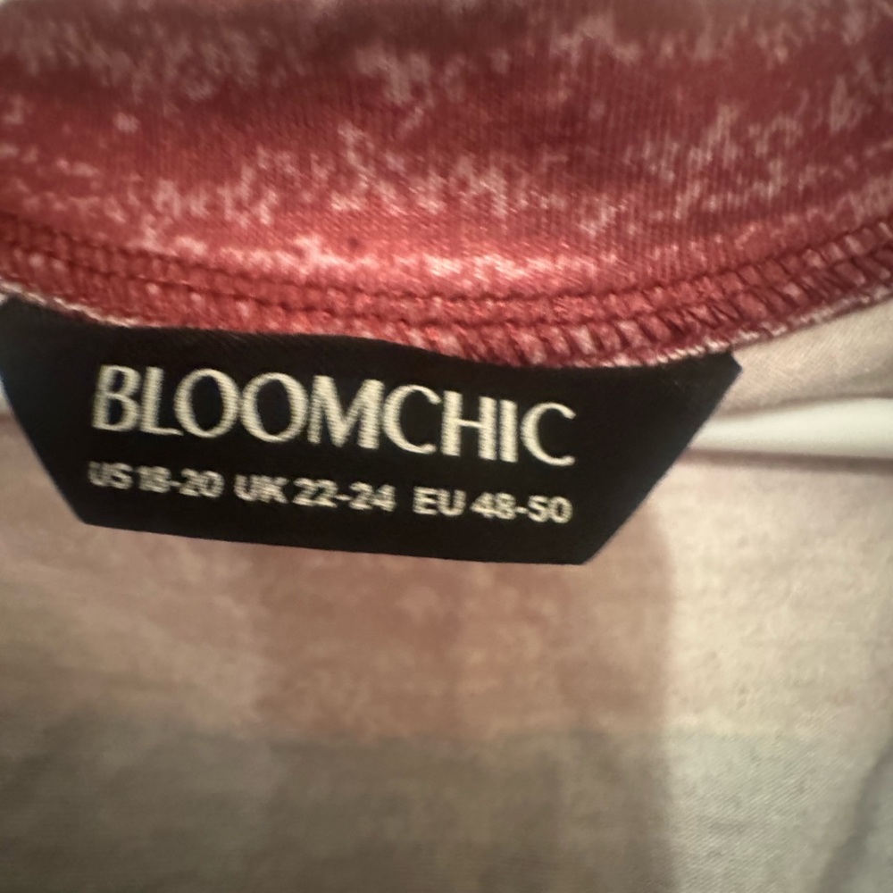 BloomChic Maroon Patterned Top - Picture 3 of 8